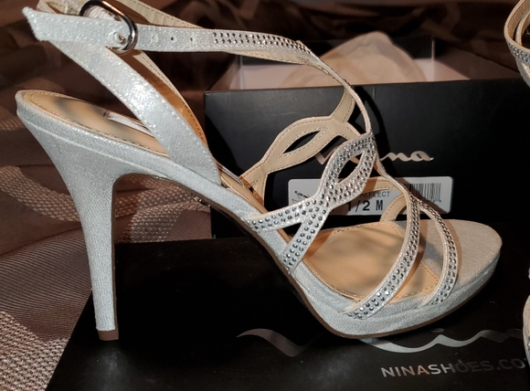 Nina Embellished Heels Size 8.5 - Picture 2 of 4